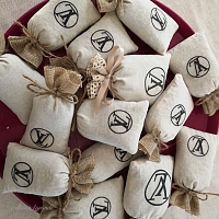 Sachets de lavande de Provence personnalisés pour Louis Vuitton Event Sachets de lavande de Provence personnalisés pour Louis Vuitton Event