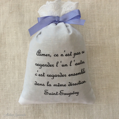 AImer ce n'est pas se regarder l'un l'autre Aimer ce n'est pas se regarder l'un l'autre