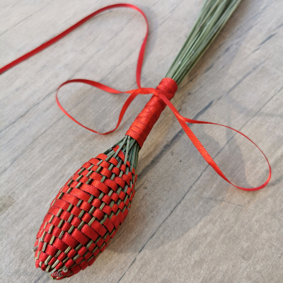 Fuseau de lavande de Provence ruban rouge Fuseau de lavande de Provence ruban rouge