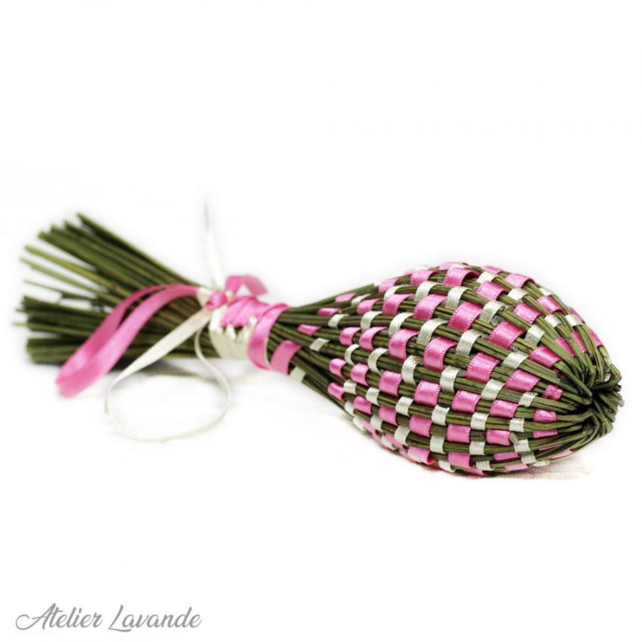 Fuseaux de lavande bicolore avec ruban satin rose et blanc Fuseaux de lavande bicolore avec ruban satin rose et blanc
