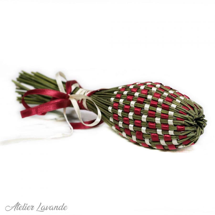 Fuseaux de lavande bicolore avec ruban satin rubis et blanc Fuseaux de lavande bicolore avec ruban satin rubis et blanc