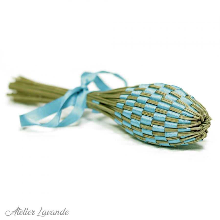 Fuseau de lavande de Provence avec ruban satin bleu Turquoise Fuseau de lavande de Provence avec ruban satin bleu Turquoise